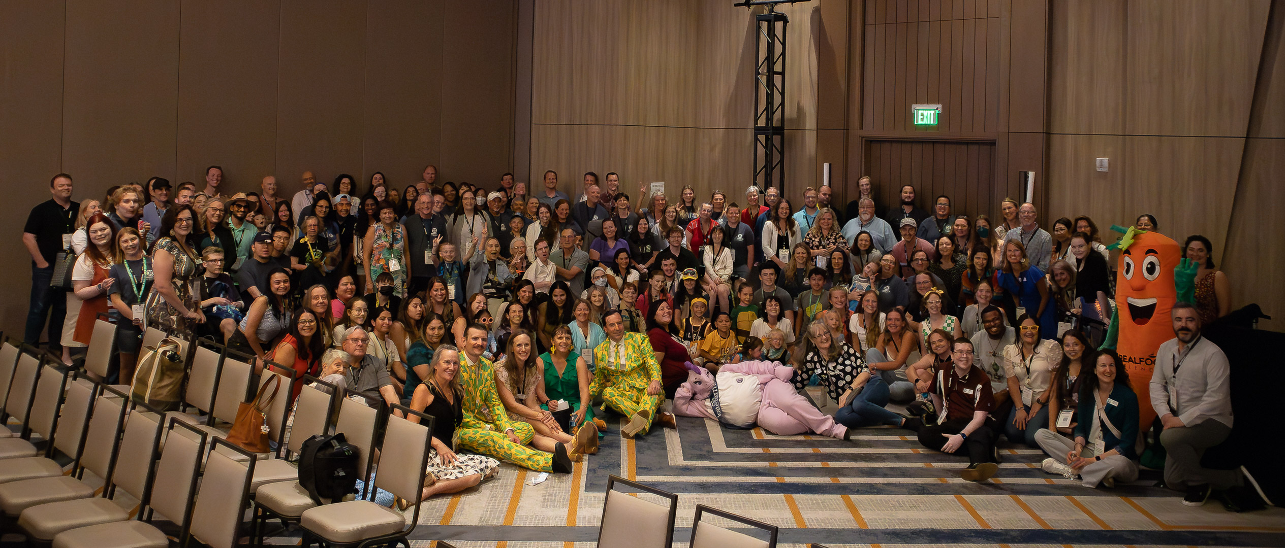 Group photo of Oley conference attendees gathered together